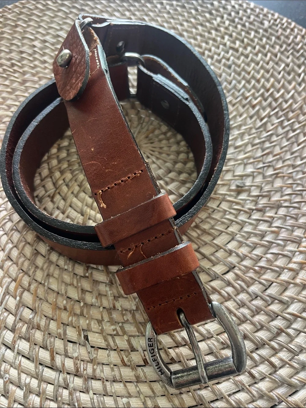 EUC Tommy Hilfiger brown leather belt silver studded accents size 32